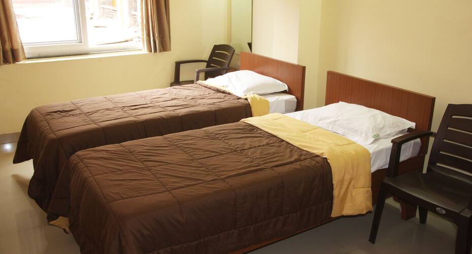 Rajathadri Hotel, Satara 5